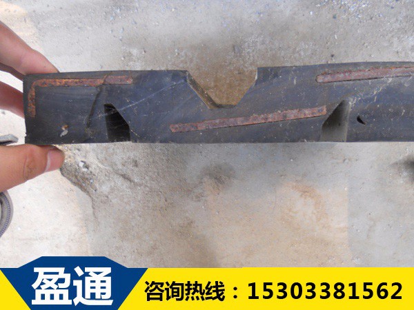 60型橡膠板式伸縮縫內部結構圖 60型橡膠板式伸縮縫內部結構圖